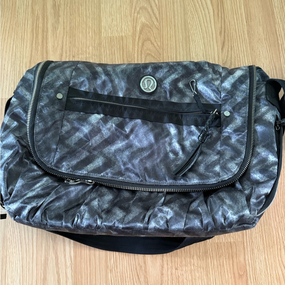 lululemon athletica Black and Gray Messenger Bag